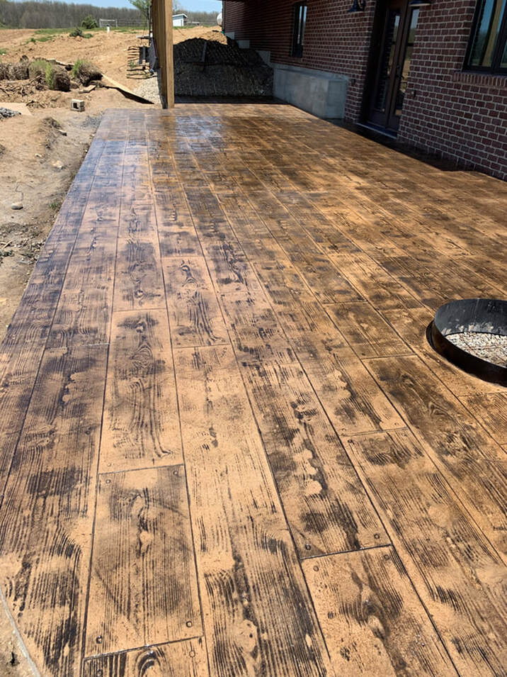 Stamped Concrete Patio Looks like Wood